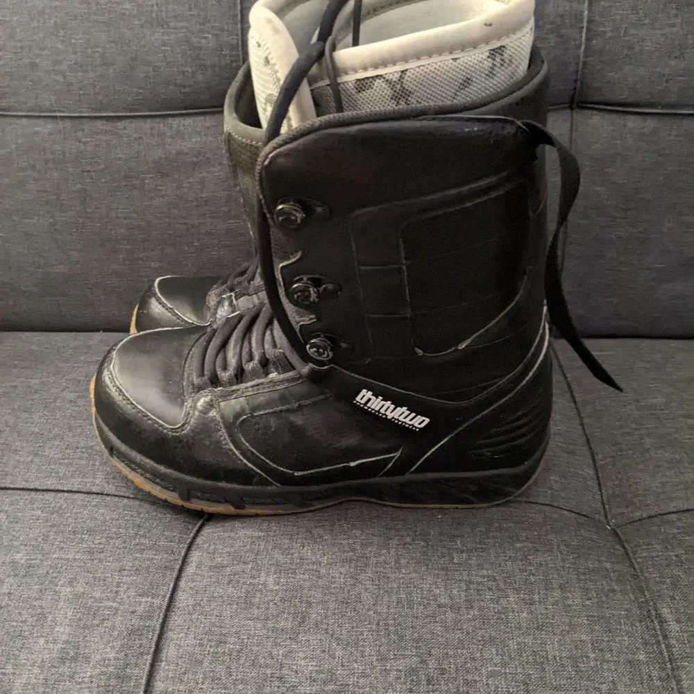 ThirtyTwo Snowboarding Boots - lace-up - Picture 2 of 4
